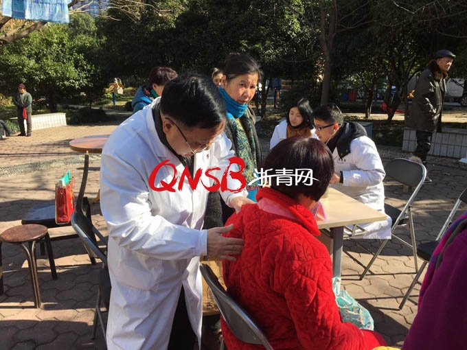 紫花埠社區聯合乾寧齋國醫館開展冬日暖心免費義診活動